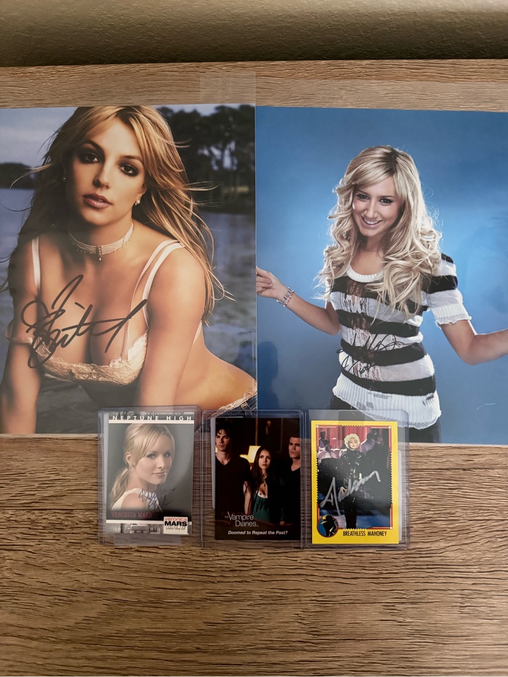 Autograph lot Britney Spears,Nina Dobrev,Madonna,Ashley Tisdale,Kristen bell